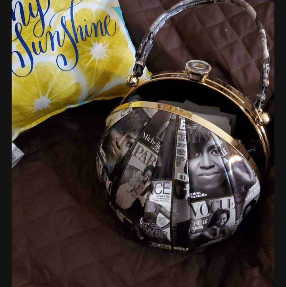 Purse - Picture 2 of 3